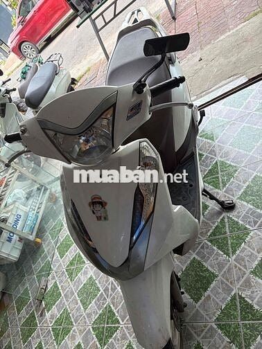 Honda Lead Trắng