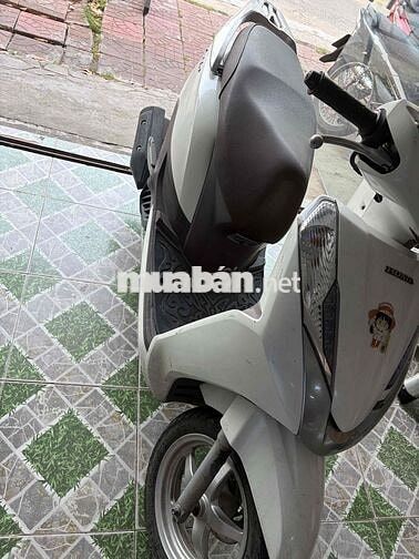 Honda Lead Trắng