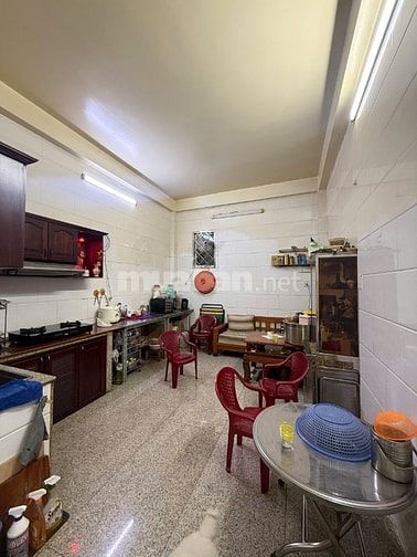HÀN HẢI NGUYÊN QUẬN 11 GIÁP Q5 Q10 - DT 50M2, CÁCH 1 CĂN RA Ô TÔ ĐỖ.