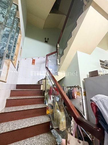 HÀN HẢI NGUYÊN QUẬN 11 GIÁP Q5 Q10 - DT 50M2, CÁCH 1 CĂN RA Ô TÔ ĐỖ.