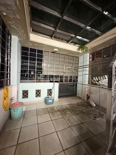HÀN HẢI NGUYÊN QUẬN 11 GIÁP Q5 Q10 - DT 50M2, CÁCH 1 CĂN RA Ô TÔ ĐỖ.