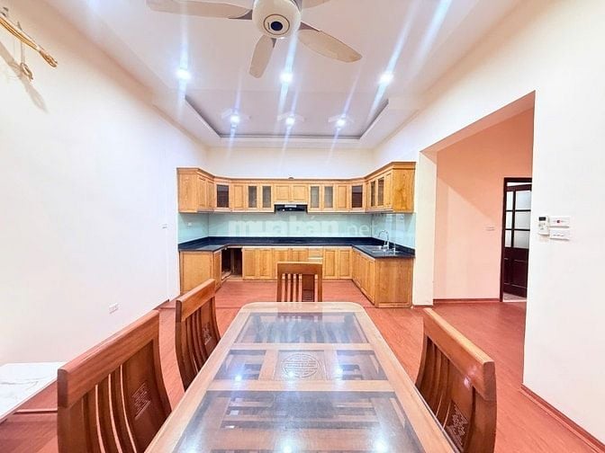 Lạc Long Quân – Tây Hồ  Ô TÔ – 93 M2 – 5 Tầng -MT 7 M – Giá 31.8 Tỷ.  