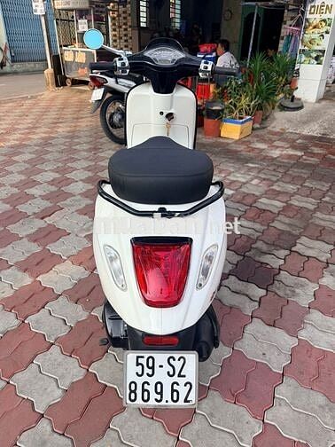 Piaggio Vespa iGet ABS 2018 Trắng BSTP Chính Chủ
