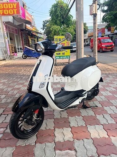 Piaggio Vespa iGet ABS 2018 Trắng BSTP Chính Chủ