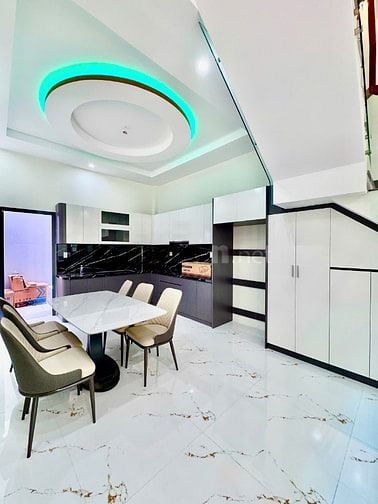 Nhà mới 100% dt70m2 2 lầu 4pn full nội thất HXH Hương Lộ 3 Q. Bình Tân