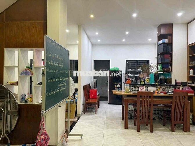 BIỆT THỰ FULL NỘI THẤT 5PN KHU VEN SÔNG,GẦN GIGAMALL,OTO NGỦ NHÀ