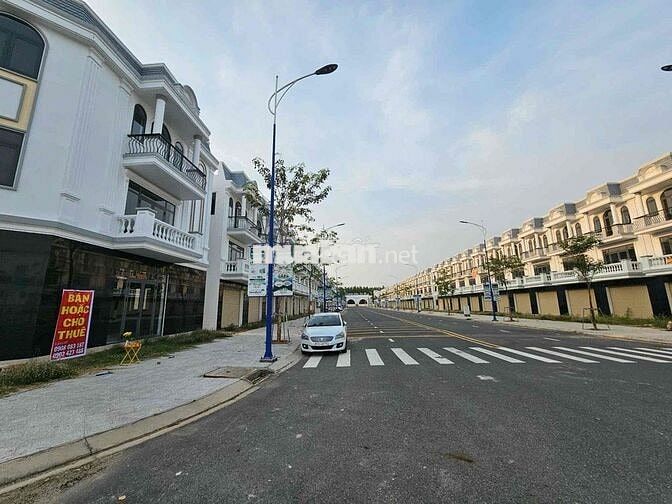 Bán căn góc 1 trệt 2 lầu dự án Thăng Long Luxury Bầu Bàng giá tốt