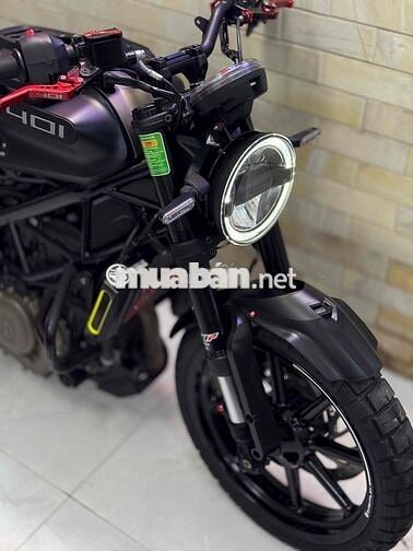 Husqvarna Svartpilen 401 Đen