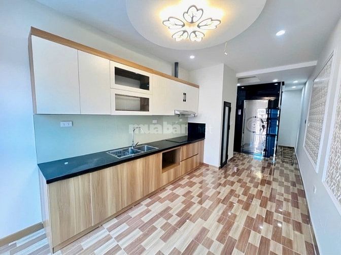 Bán 7 tầng TM tại Lạc Long Quân Tây Hồ giá đẹp