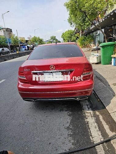 Mercedes-Benz C250 Đỏ