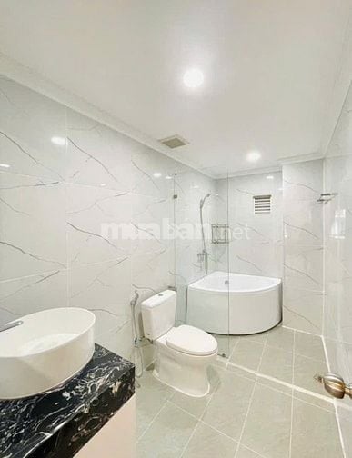 Hoàng Hoa Thám , CH góc 55m2 , sổ bao phí , dọn ở luôn , PCCC 24/7 