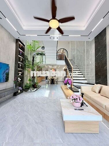 BÁN NHÀ ĐẸP 3 TẦNG ĐẦY ĐỦ NỘI THẤT CAO CẤP NGAY KHU HÒA XUÂN CẨM LỆ
