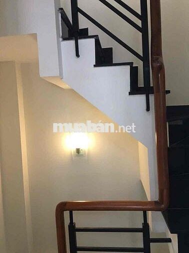 thuê nhà nc mới đẹp 2 lầu st 2p 3vs hoà hưng p15 Q10