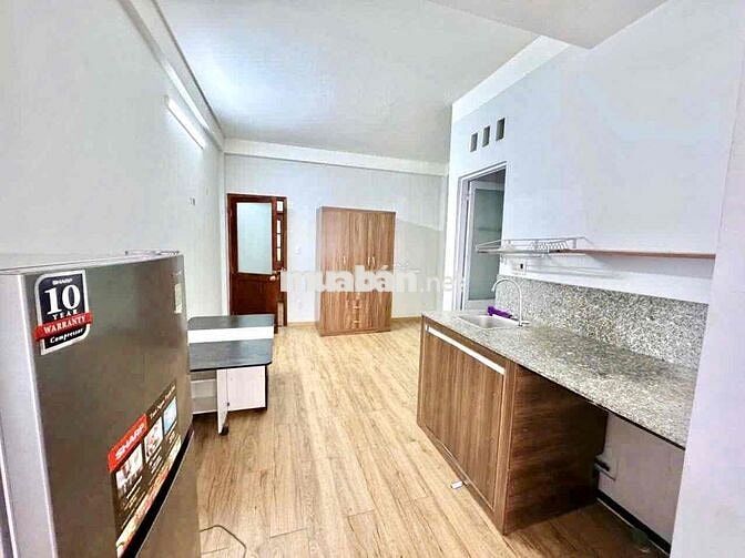 Phòng tách bếp 1pn có cửa sổ ban công lớn giá 6tr5 ngay bến xe Q8
