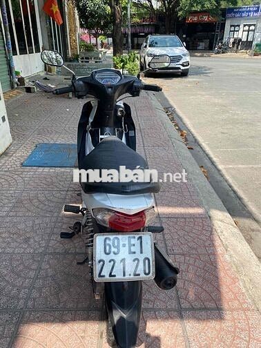 Honda Blade Trắng đen