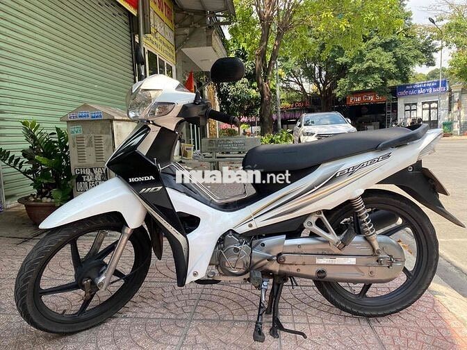 Honda Blade Trắng đen