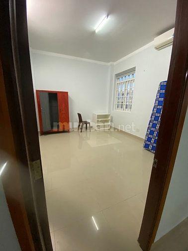 9 Cho thuê nhà 180m2 tại Thủ Đức, gần bến xe Miền Đông, QL13, TPHCM