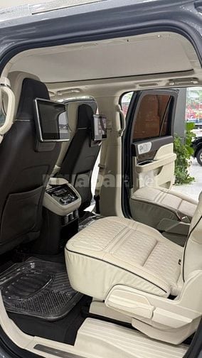 Bán Lincoln Navigator L Black Label sản xuất 2021