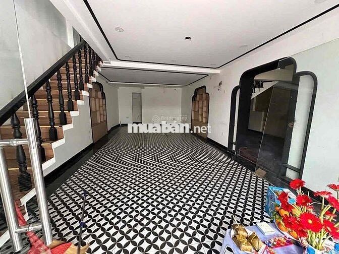 🔥 NHÀ MẶT TIỀN QUẬN 1 – GIÁ TỐT KHU TRUNG TÂM 🔥