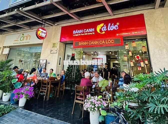 Cần người phụ quán bánh canh theo giờ hoặc ở lại