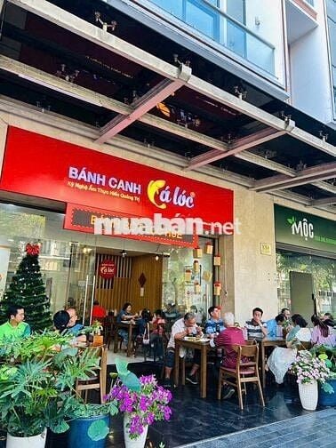 Cần người phụ quán bánh canh theo giờ hoặc ở lại