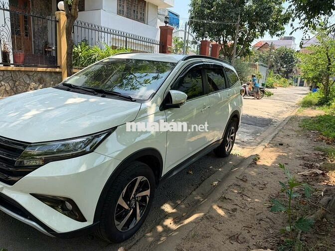 Toyota Rush Trắng 7 chỗ