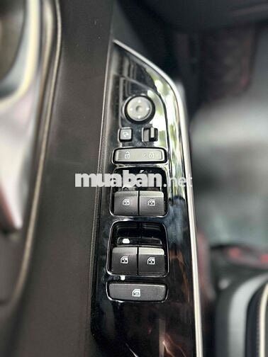 Hyundai Custin 2024 1.5L 31000 km Đen