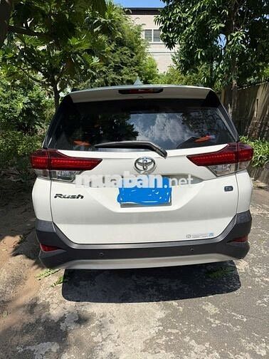 Toyota Rush Trắng 7 chỗ