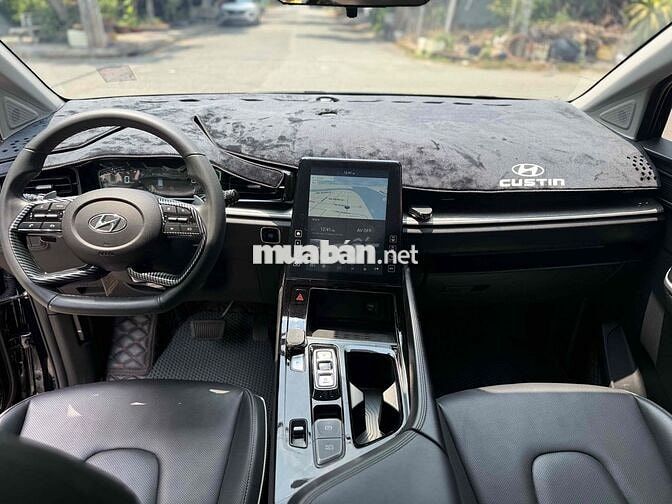 Hyundai Custin 2024 1.5L 31000 km Đen