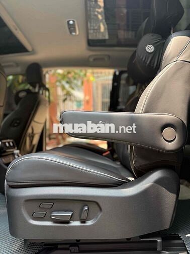 Hyundai Custin 2024 1.5L 31000 km Đen