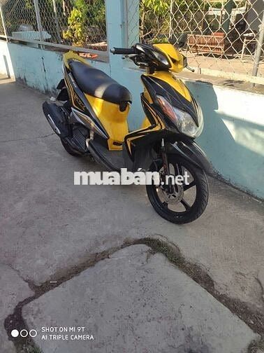 Yamaha Luvias Vàng đen