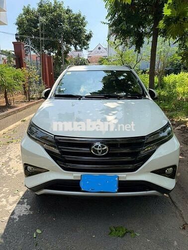 Toyota Rush Trắng 7 chỗ