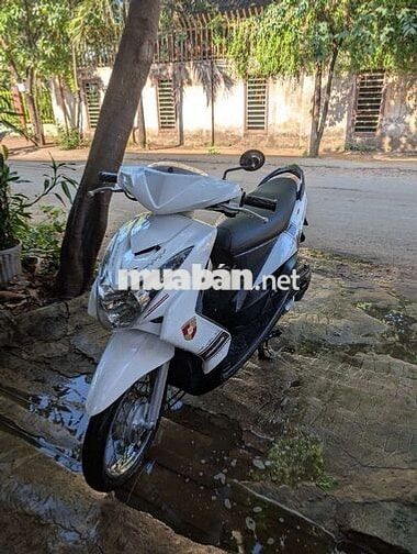 Yamaha Ultimo màu Trắng