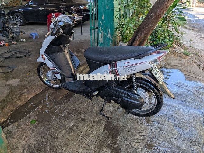 Yamaha Ultimo màu Trắng