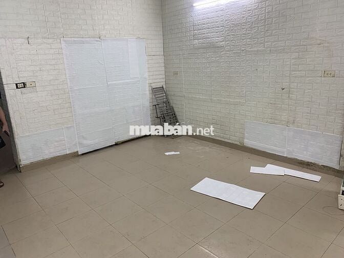 Cho thuê tầng 1 khu Tập thể C2 Vũ Ngọc Phan