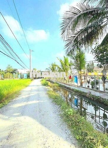 quá rẻ, 550tr sở hữu 410m2 đất có 100m2 thổ View Kênh