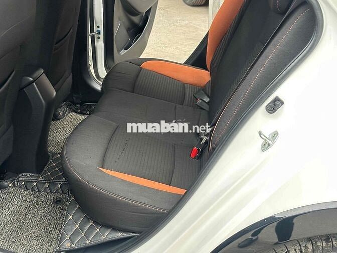 Hyundai I20 Active 2016 100000 km Trắng