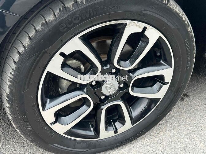 Hyundai I20 Active 2016 100000 km Trắng