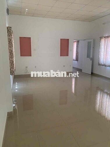 Cho thuê nhà nguyên căn Phan Thiết, gần chợ, gần cảng biển, xe tải l