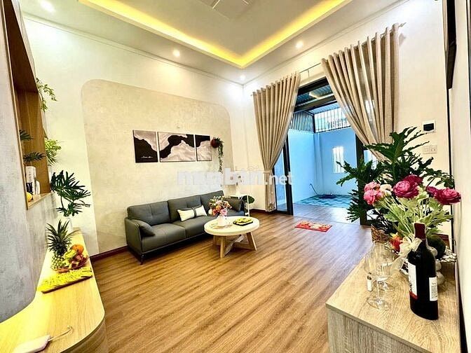 🏫CĂN NHÀ TÂM HUYẾT. VỊ TRÍ ĐẸP PHƯỜNG EA TAM FULL NỘI THẤT