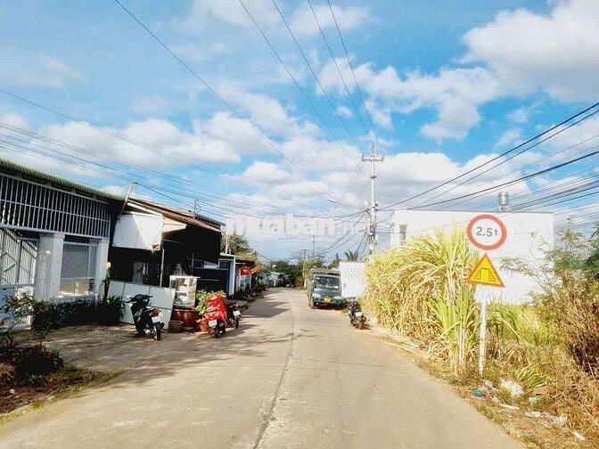 bán 10x23 mặt tiền Triệu Quang Phục