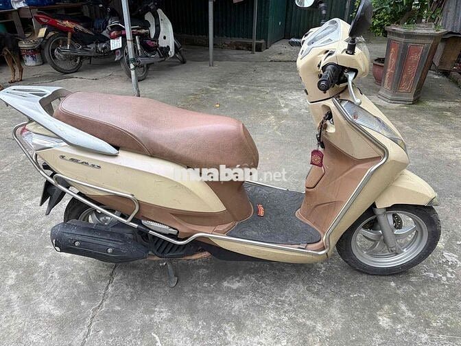 Honda Lead màu Vàng cát