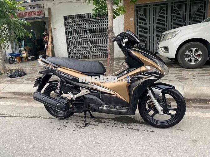 Honda Airblade màu Bạc