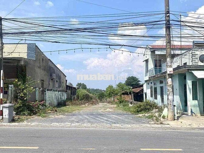 Nói thẳng ra là thiếu nợ quá không còn sức trả nữa nên cần bán bấm bụn