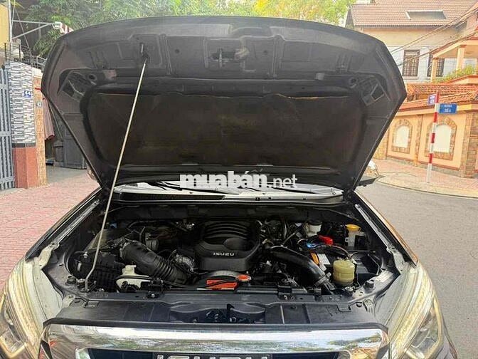 Isuzu MU-X PRESTOGE SPORT 2018