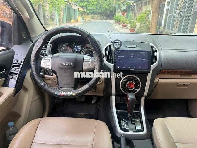 Isuzu MU-X PRESTOGE SPORT 2018
