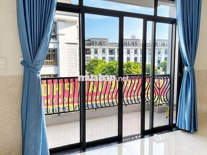 Chính chủ cho thuê Văn phòng đẹp 50m² tại Vạn Phúc City – 10tr/tháng