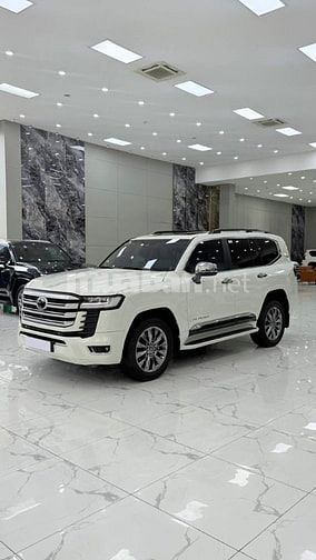 Bán Land Cruiser LC300 sản xuất 2025, siêu lướt 5000Km