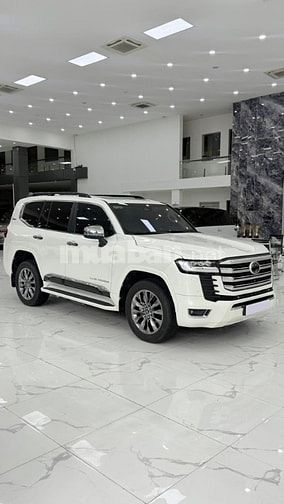 Bán Land Cruiser LC300 sản xuất 2025, siêu lướt 5000Km