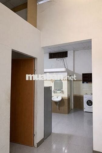 Nhà Cấp 4 Sát mặt tiền Lê Trọng Tấn 126 Mét - Sổ Hồng 